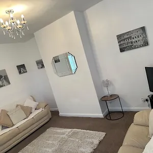  Holiday home And Away