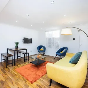 https://parfett-apartments-near-whitechapel-station.cambridgehotelsuk.com